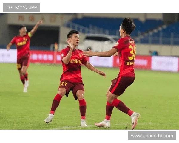 南京足球队以88分领跑冠军赛积分榜展现强劲实力